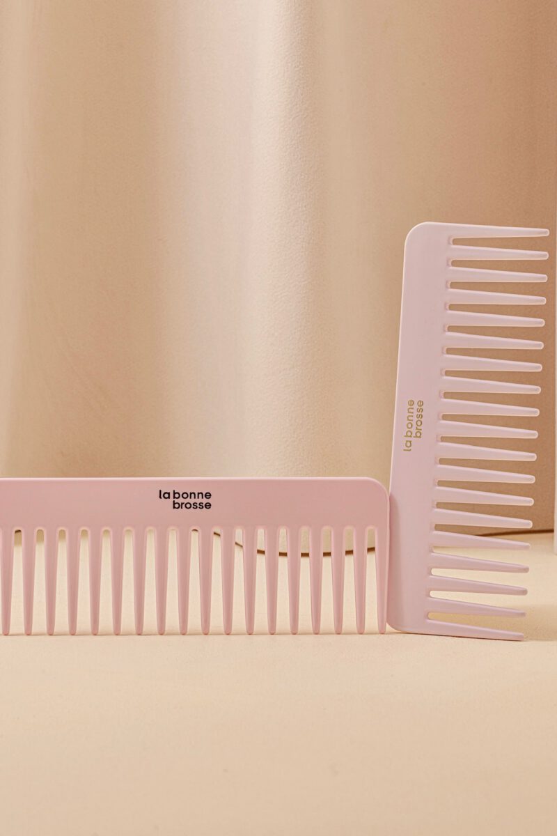 Le Peigne Large Démêlant en Acétate Rose lilas