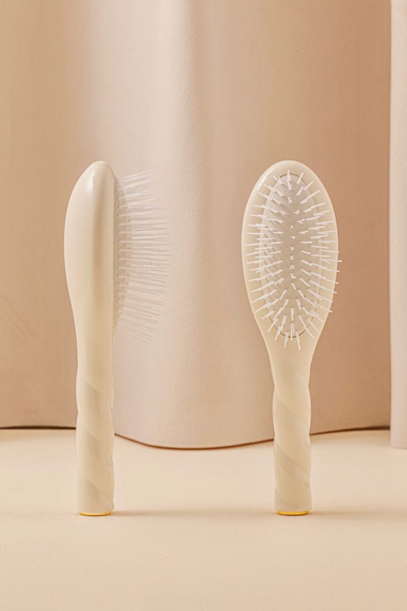 N.07 La Petite Brosse Démêlante & Stimulante l'Intense Blanc Crème
