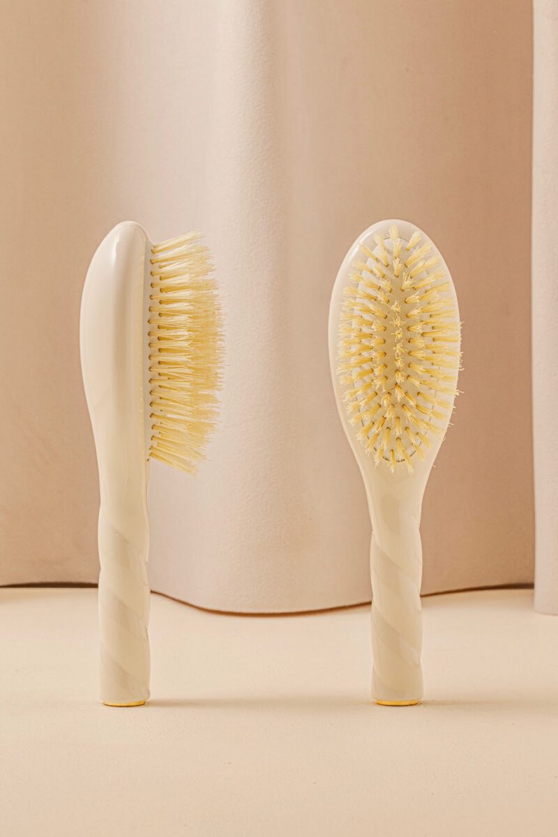 N.06 La brosse bébé Ma Première Brosse Blanc Crème