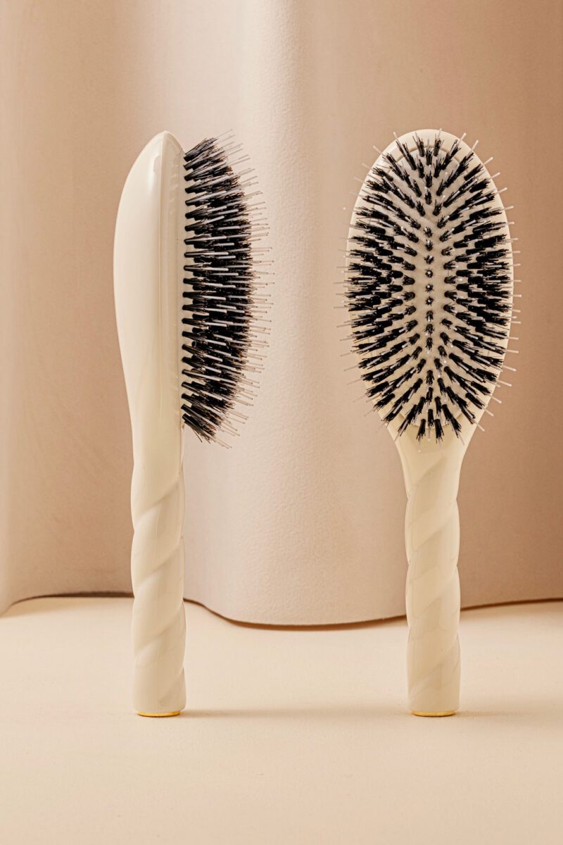 N.02 La Brosse Démêlante & Soin l'Indispensable Blanc Crème