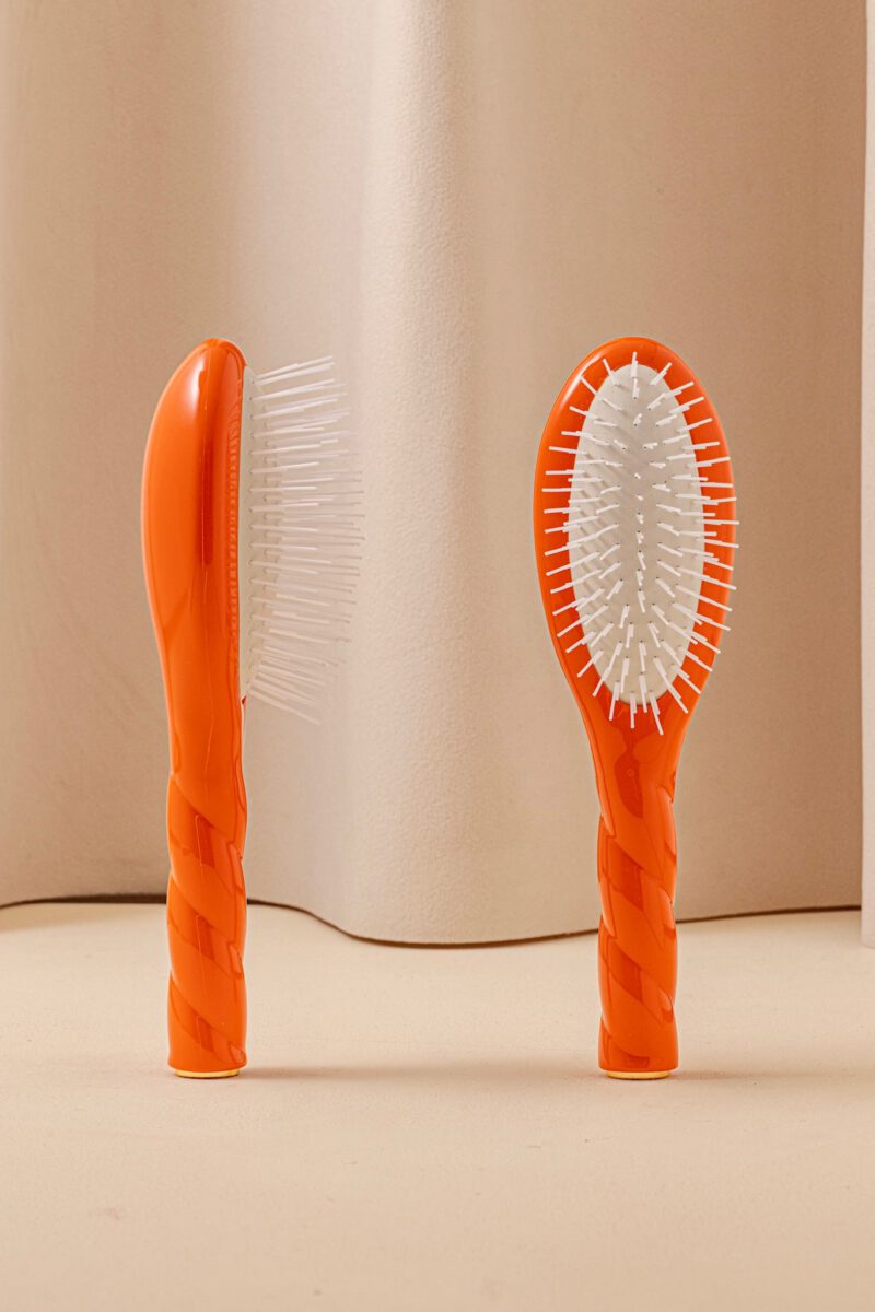 Édition Limitée N.07 La Petite Brosse Démêlante & Stimulante l'Intense Orange Seventies