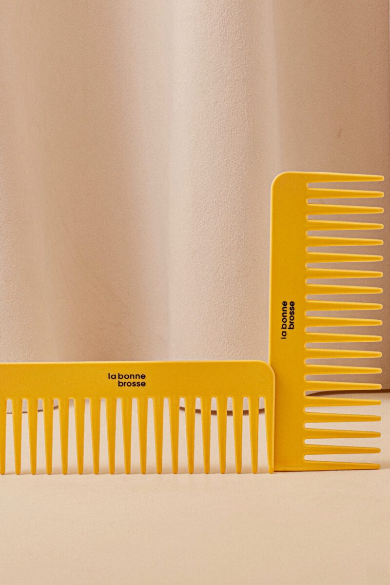 Le Peigne Large Démêlant en Acétate Jaune safran