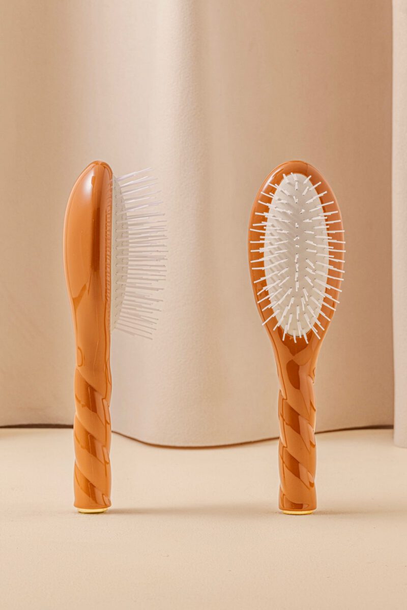 N.07 La Petite Brosse Démêlante & Stimulante l'Intense Terracotta