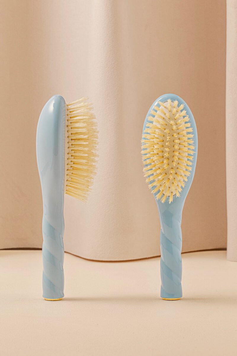 N.06 La brosse bébé Ma Première Brosse Bleu Ciel