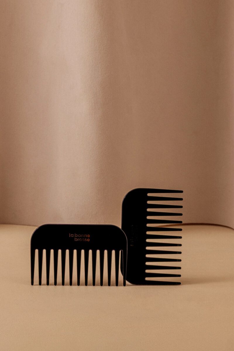 Black Édition Le Petit Peigne Large Démêlant en Acétate