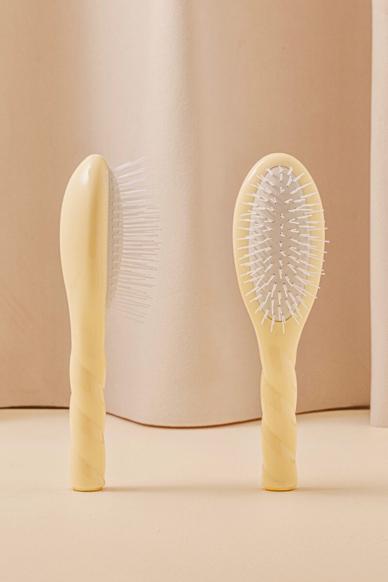 N.07 La Petite Brosse Démêlante & Stimulante l'Intense Ivoire Cair