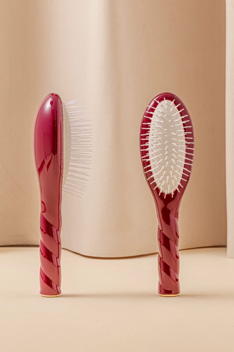 N.07 La Petite Brosse Démêlante & Stimulante l'Intense Rouge Cerise
