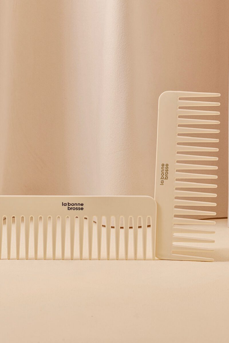 Le Peigne Large Démêlant en Acétate Blanc Crème