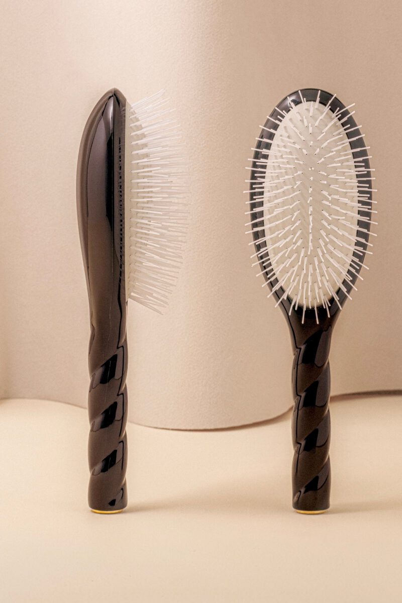 Black Édition N.07 La Brosse Démêlante & Stimulante l'Intense