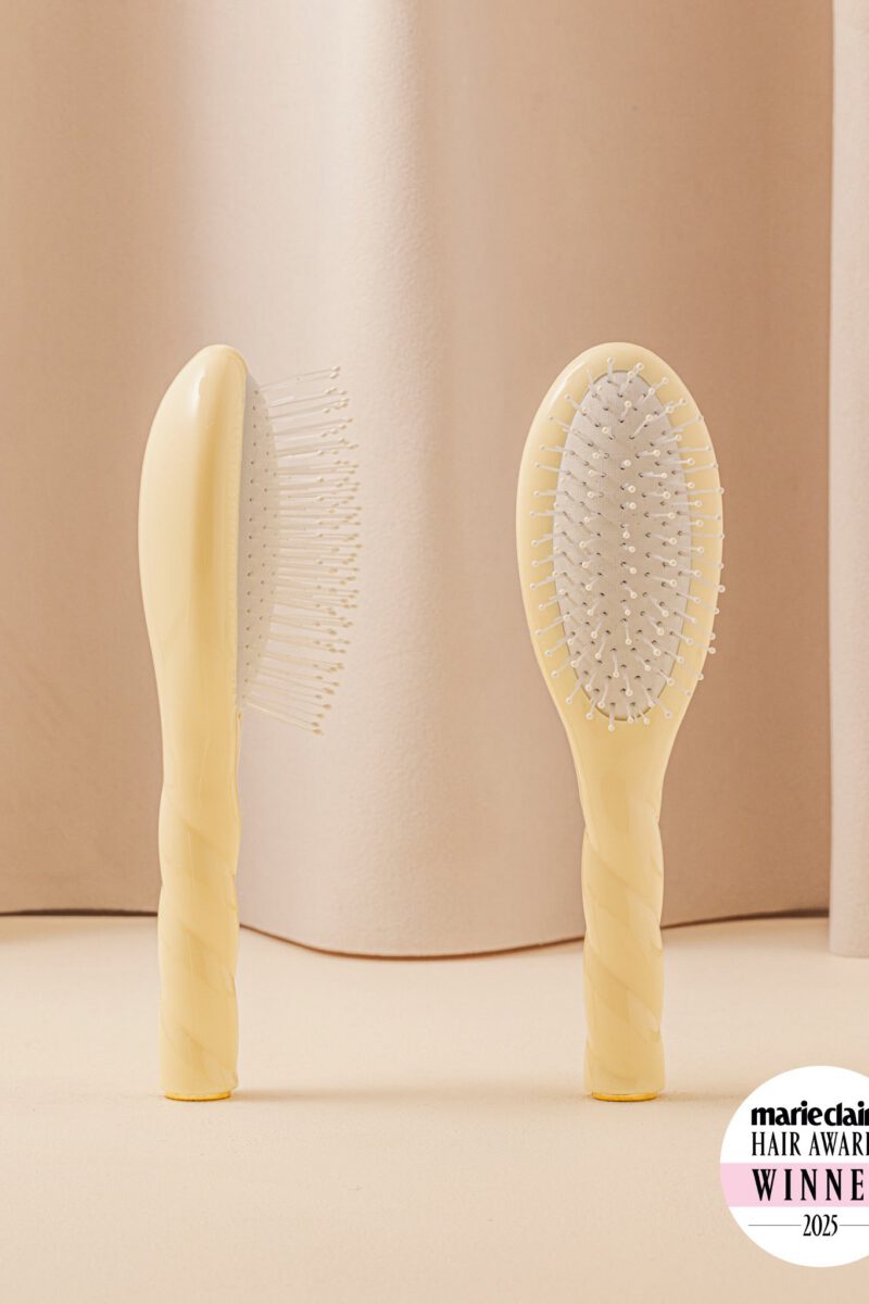 N.04 La Petite Brosse Démêlante & Massante La Miracle Ivoire Cair