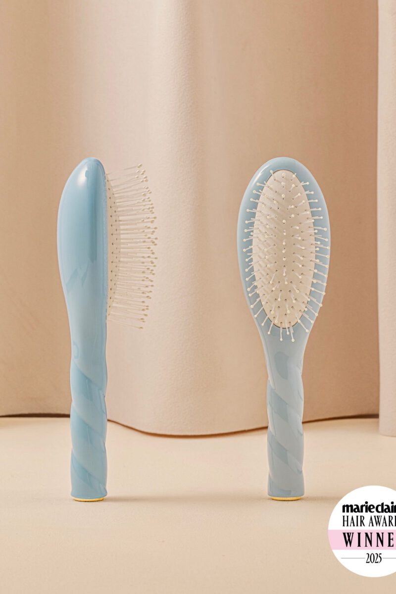 N.04 La Petite Brosse Démêlante & Massante La Miracle Bleu Ciel