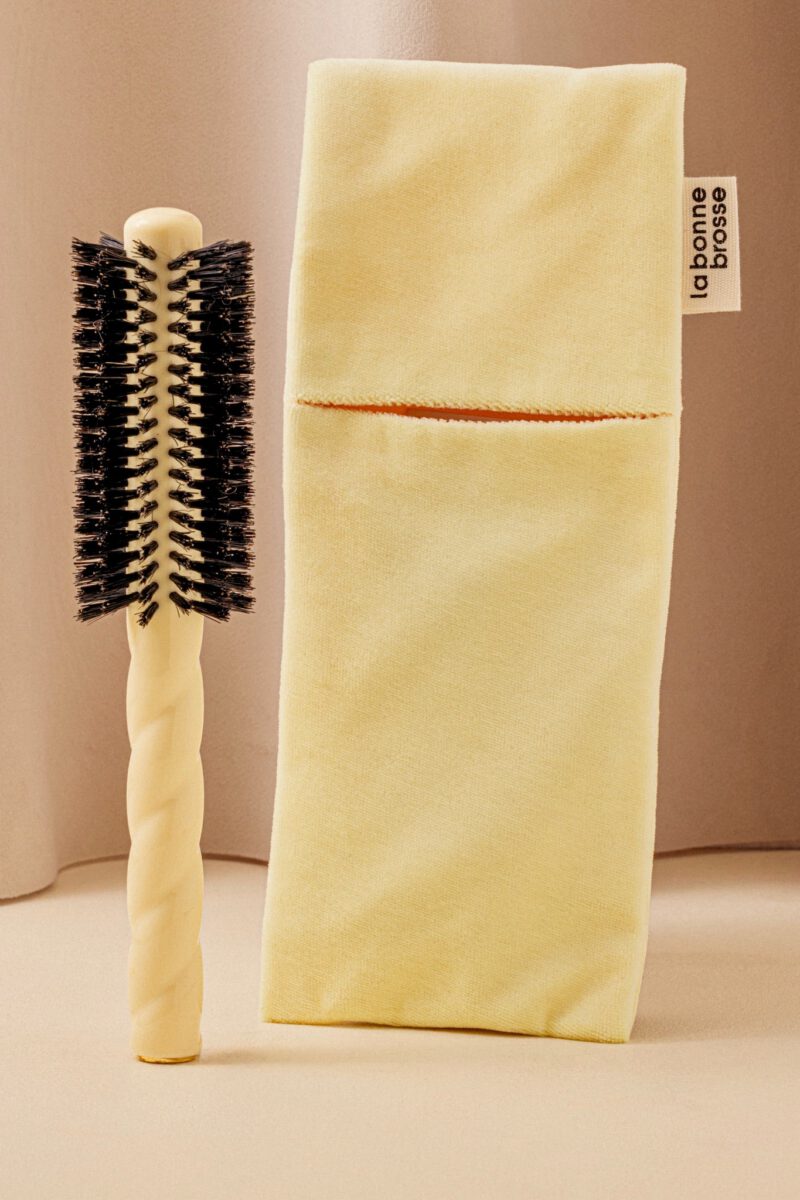 La Pochette "Brosse Ronde" Ivoire Cair