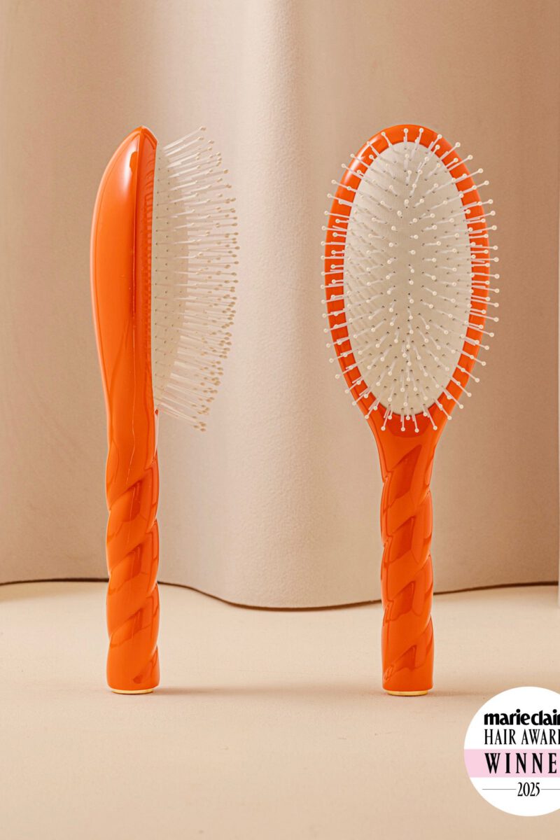 Édition Limitée N.04 La Brosse Démêlante & Massante La Miracle Orange Seventies