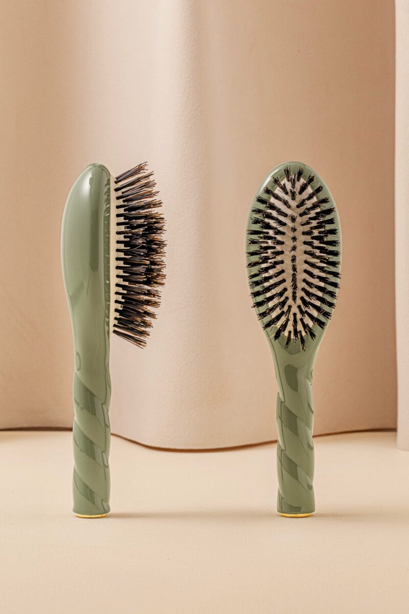 N.01 La Petite Brosse Brillance & Soin l’Universelle Vert Amande